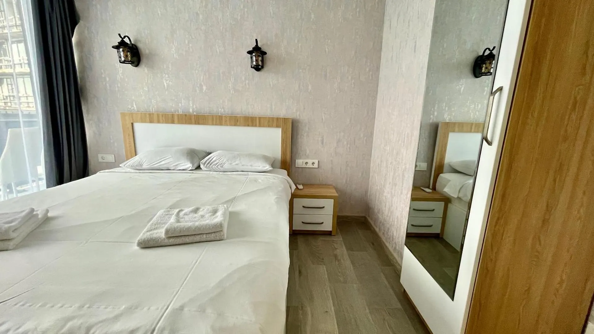 Marvella Hotel Orbi Beach Tower باتومي